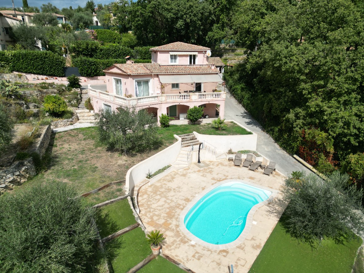 VILLA AU CALME, SECTEUR RECHERCHÉ